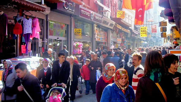 Istanbul market street. Photo: flickr/John Walker