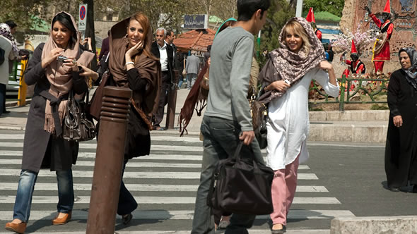 Urban women in Tehran. Photo: flickr/kamshots