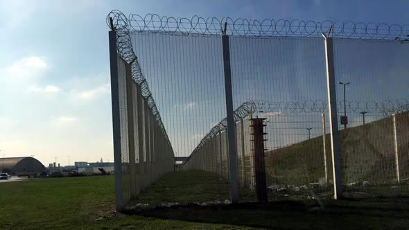 Fence in Calais. Photo: ESI
