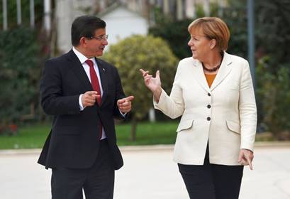 Ahmet Davutoğlu ve Angela Merkel