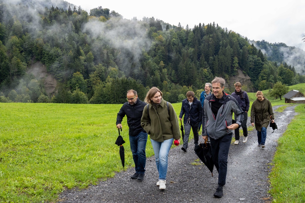 Some fresh air in between discussion sessions at the 2022 Hittisau Seminar. Photo: ESI/Kristof Bender