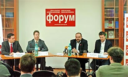 Gerald Knaus (outer right) at the panel on Kosovo at Forum-Center