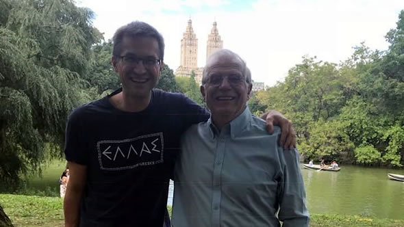 Gerald Knaus and Spanish Foreign Minister Josep Borrell in Central Park. Photo: ESI