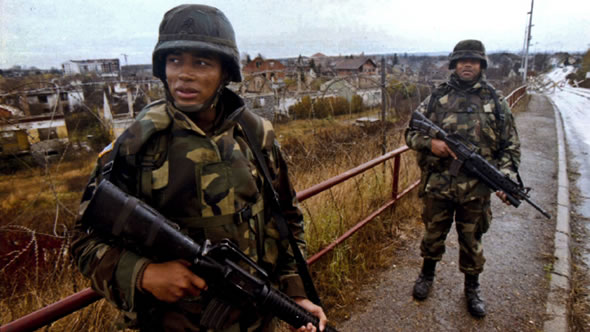 US troops in Bosnia 1998. Photo: wired.com
