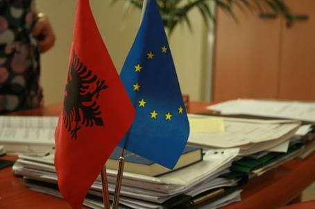 Albanian and EU flag